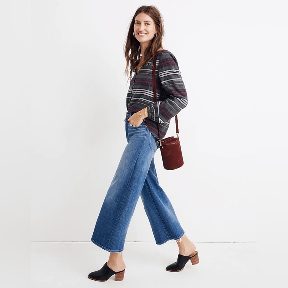 Madewell V-Neck Button-Down Shirt in Pineview Plaid - Picture 2 of 13